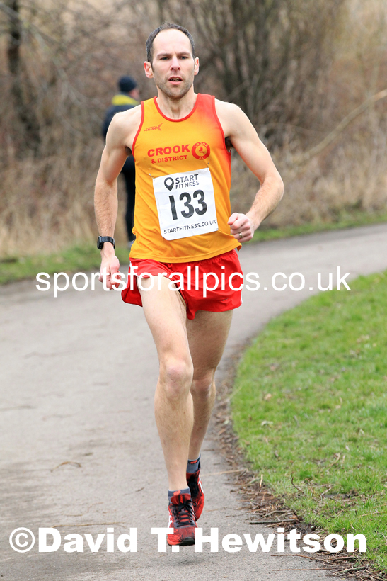 Senior men and veteran men over-40s NECAA Road Relay Champs., Hetton Lyons Park, Hetton le Hole, County Durham. Photo: David T. Hewitson/Sports for All Pics